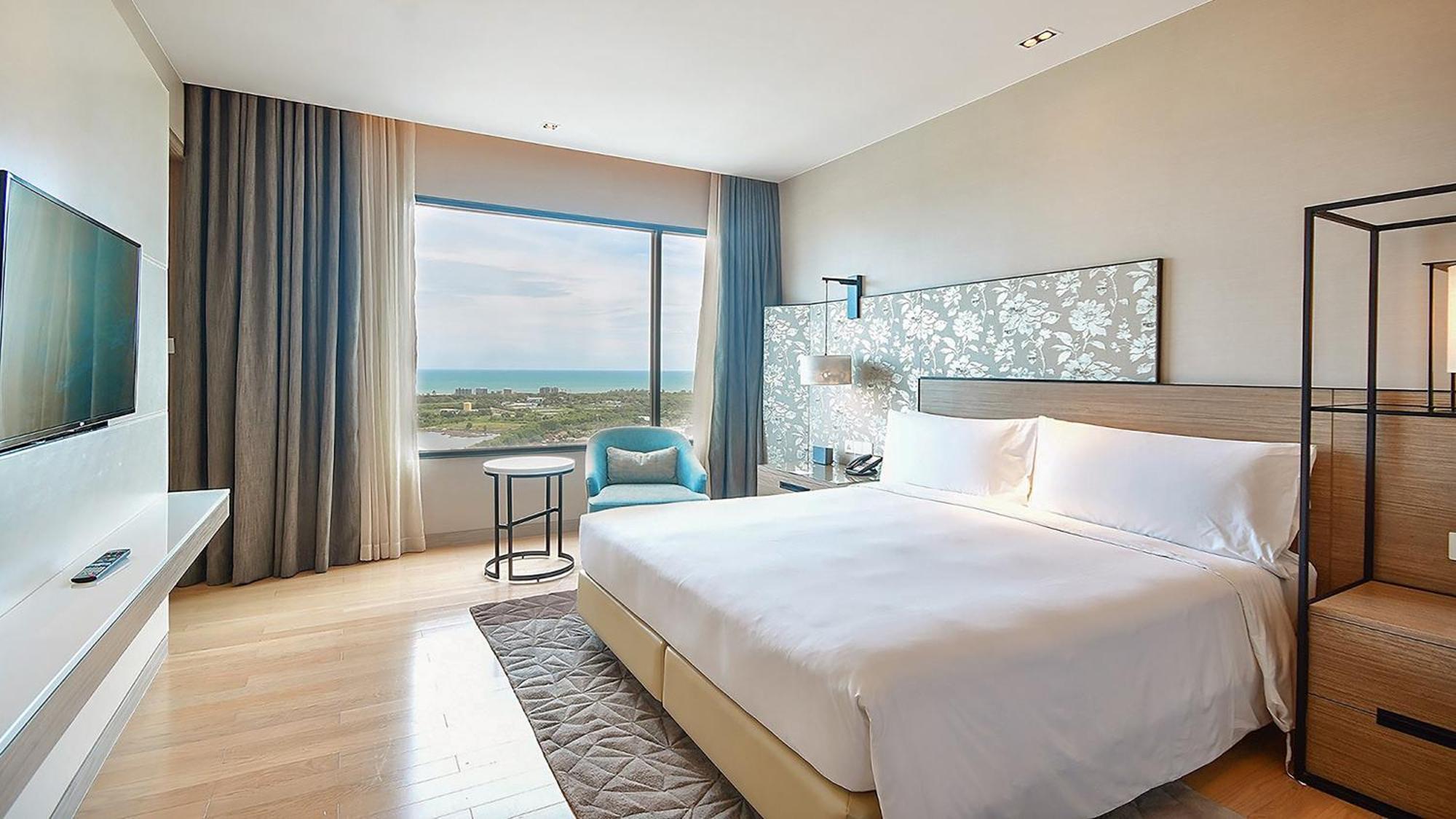 Holiday Inn & Suites Rayong City Centre By Ihg Ngoại thất bức ảnh
