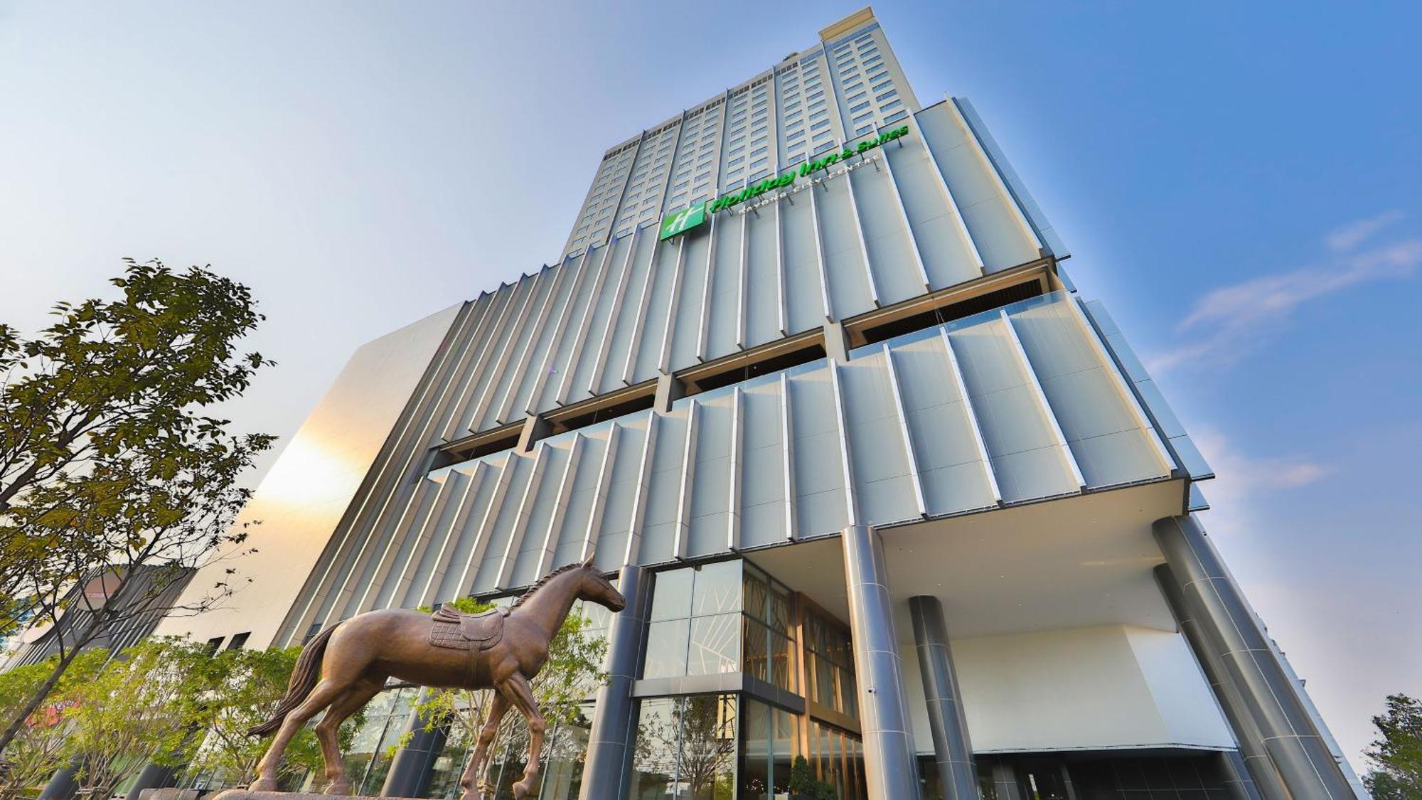 Holiday Inn & Suites Rayong City Centre By Ihg Ngoại thất bức ảnh